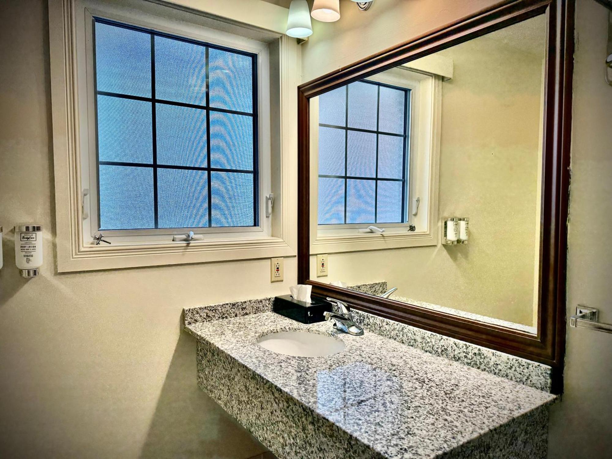 Surestay Plus Hotel By Best Western Kincardine Exterior foto